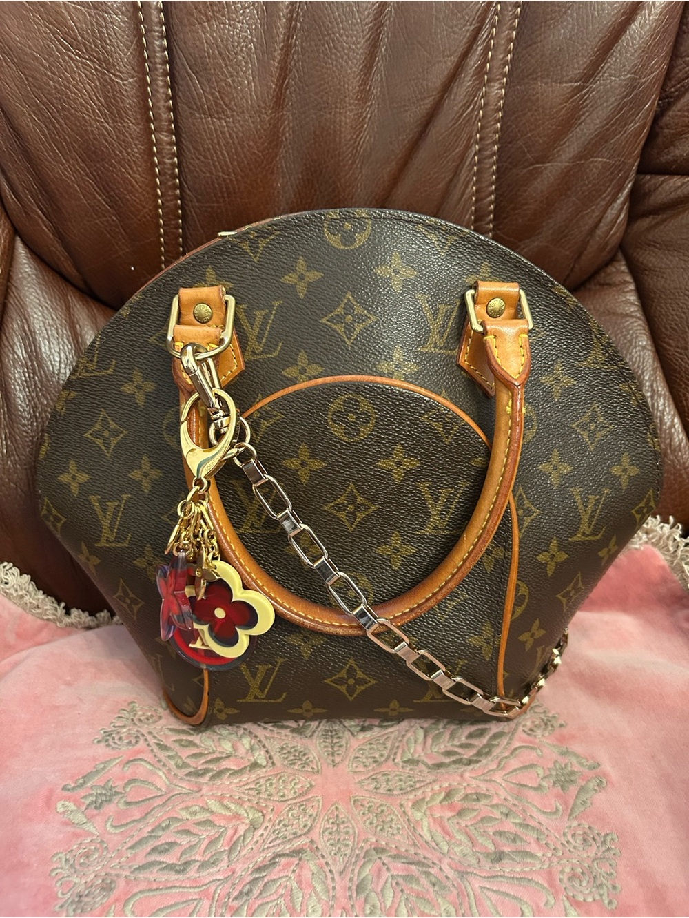 🥰Louis Vuitton Bjou Sac Candy Bag Charm & Gold Monogram Flower Key Holder - Picture 4 of 7